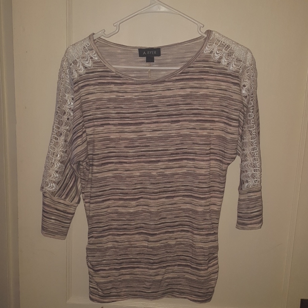 🦉A.Byer half sleeve blouse